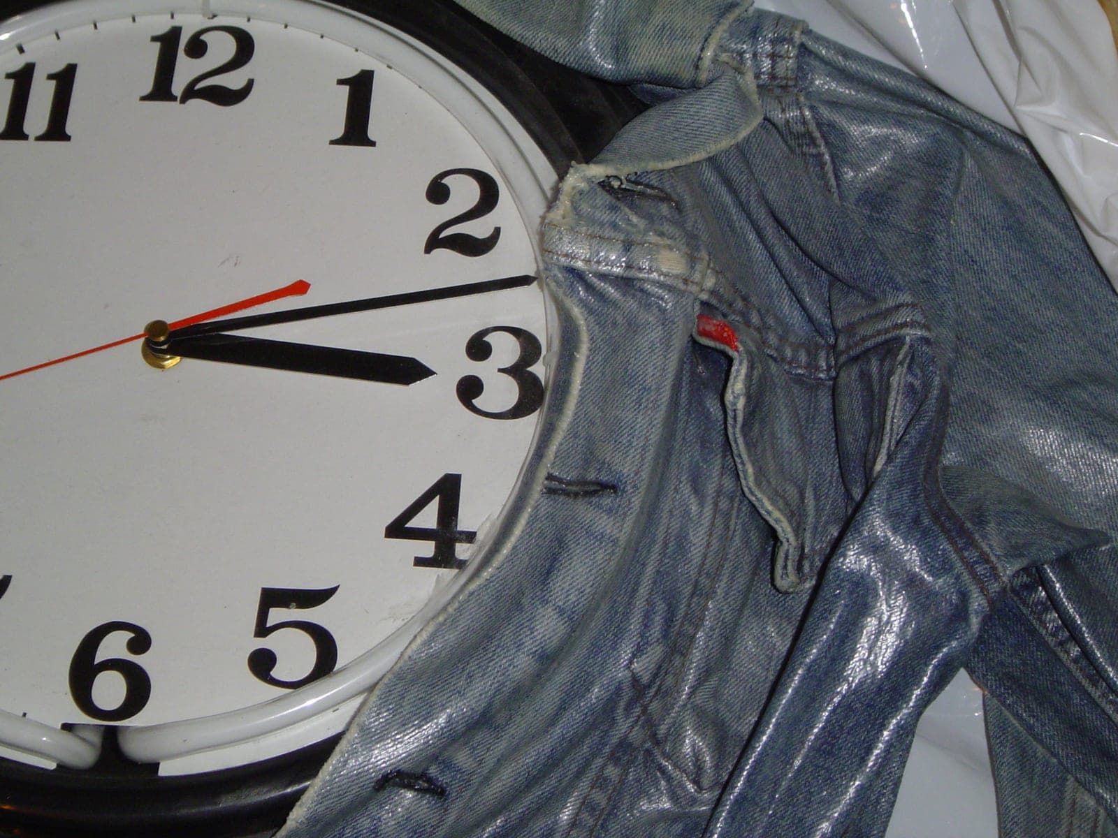 Pendule & veste en jean's, Toile de jean stratifiée